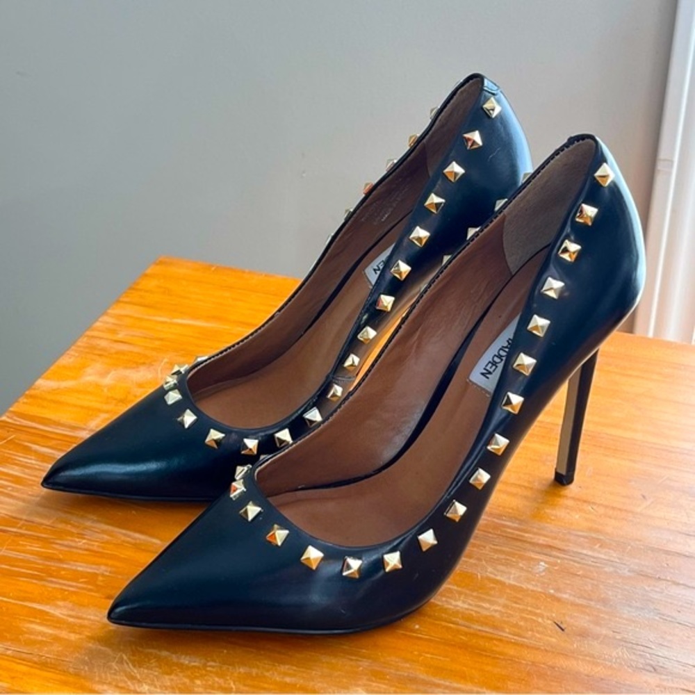 Steve Madden Proto S Leather Studded Pumps